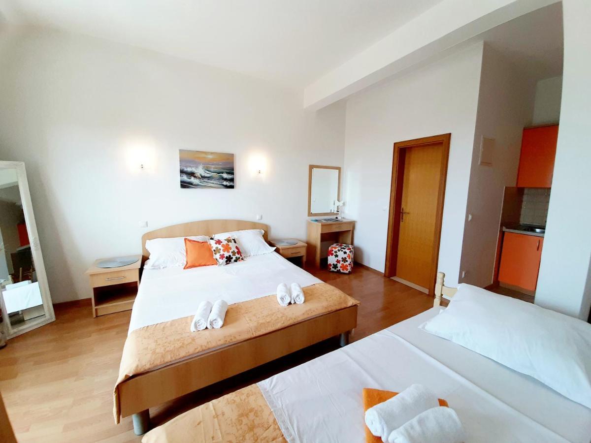 Apartments Akmadzic Makarska Buitenkant foto